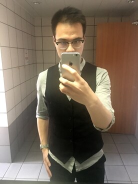 「H&M（エイチ・アンド・エム）のアイテム（スーツベスト）」を使った、Austigeさん（メンズ・183cm）の春コーディネート