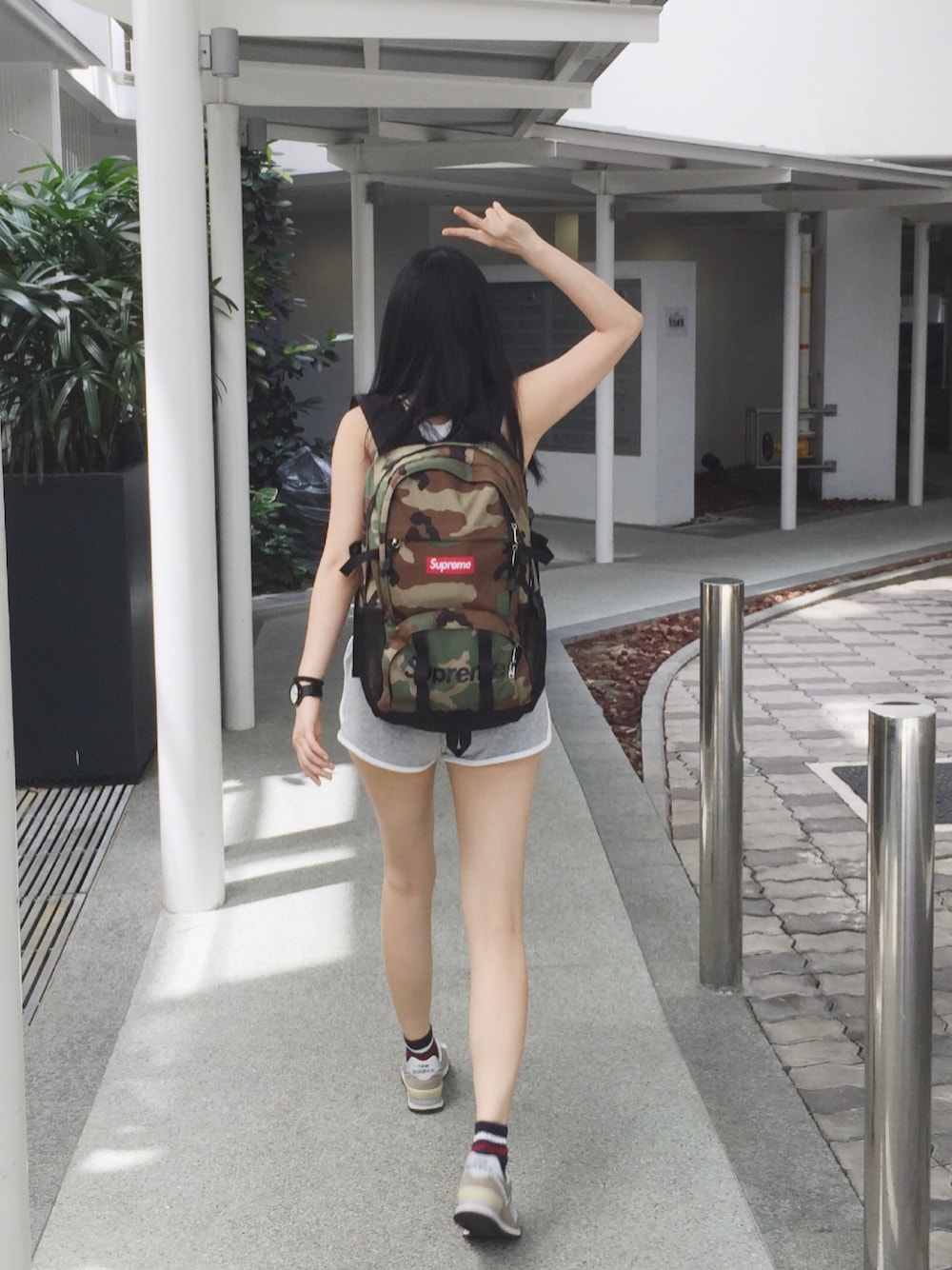 「Supreme のアイテム（バックパック/リュック、その他）」を使った、Kiannbooさん（レディース・163cm）の春コーディネートの1枚目の写真