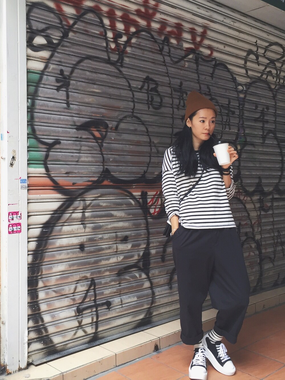 「boylish、stripe、ootd、black and white、casual、Tokyo bopper」｜「CarharttのAcrylic Watch Hat（ニットキャップ/ビーニー、ブラック系）」を使った、Kiannbooさん（レディース・163cm）の秋コーディネートの1枚目の写真