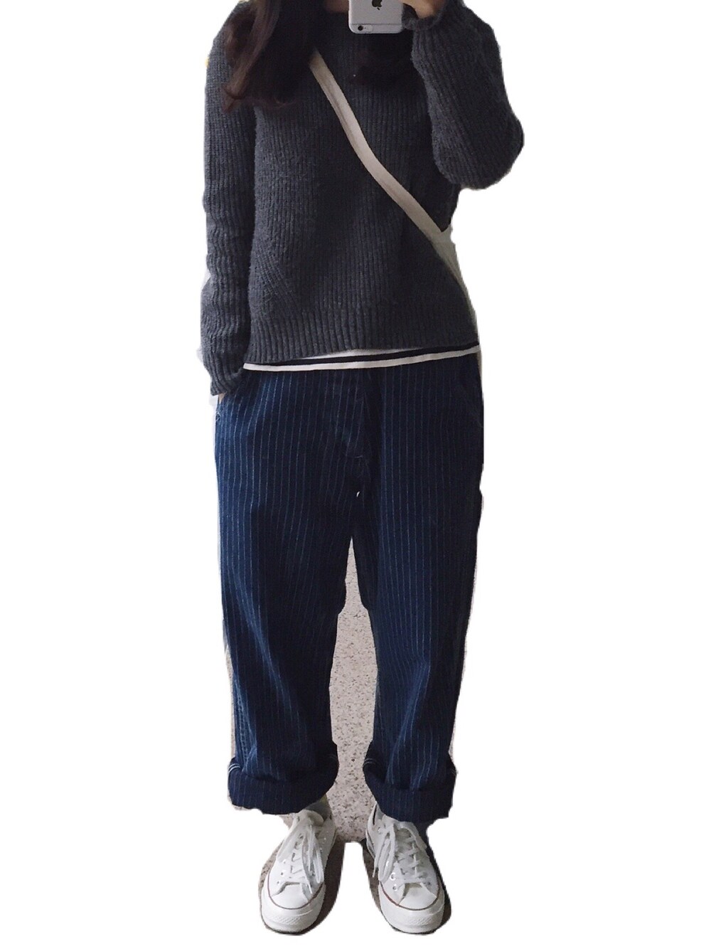 「converse、1970s、ootd、vintage、daily look、oversize、boylish」｜「workwareのアイテム（デニムパンツ、ブルー系）」を使った、Kiannbooさん（レディース・163cm）の冬コーディネートの1枚目の写真