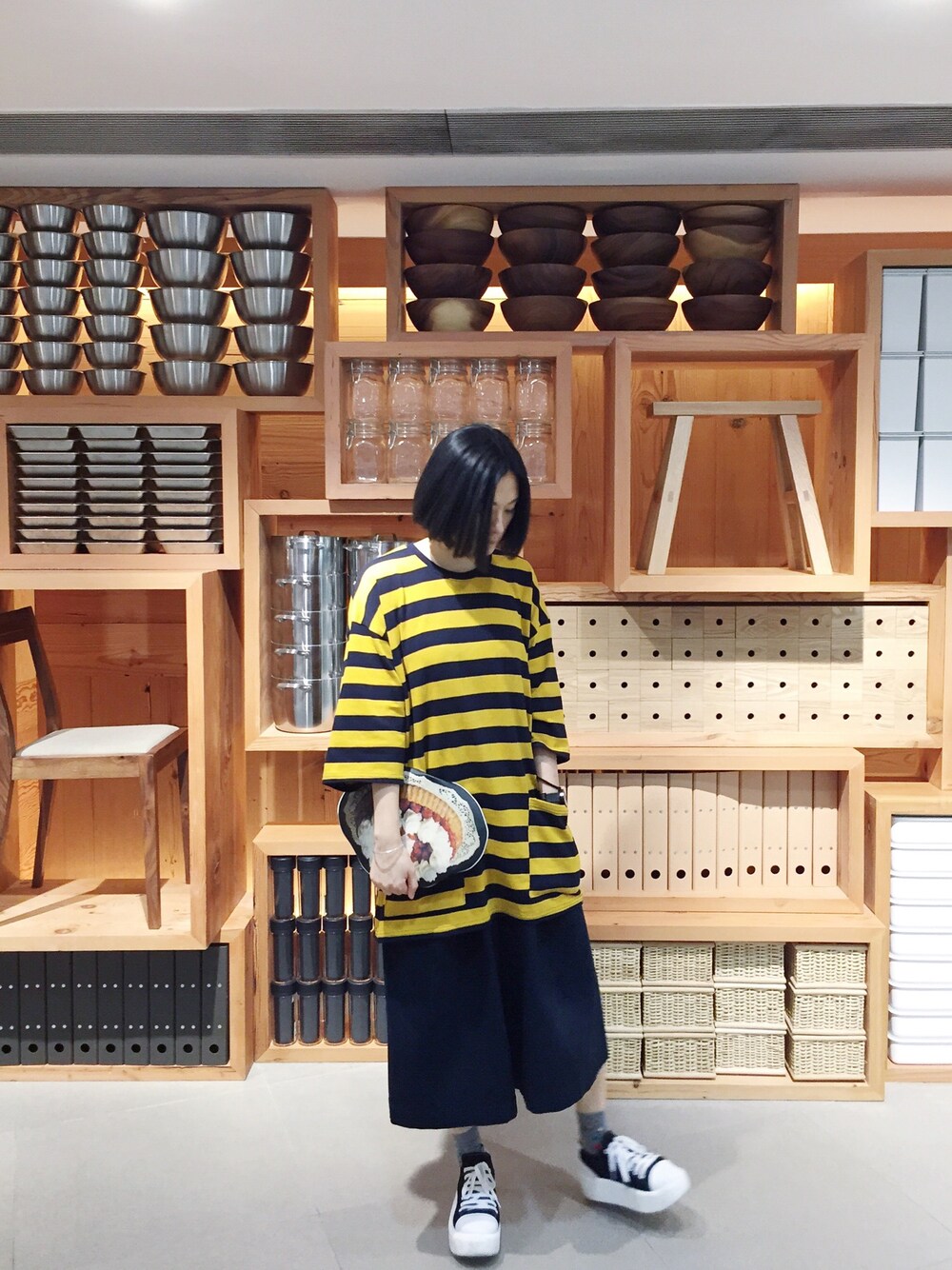 「oversize、BELLY BUTTON、Tokyo bopper、niko and ...、ALAND、hkgirl、ootd、daily look、code、boyish」｜「A landのアイテム（Tシャツ/カットソー、イエロー系）」を使った、Kiannbooさん（レディース・163cm）の春コーディネートの1枚目の写真