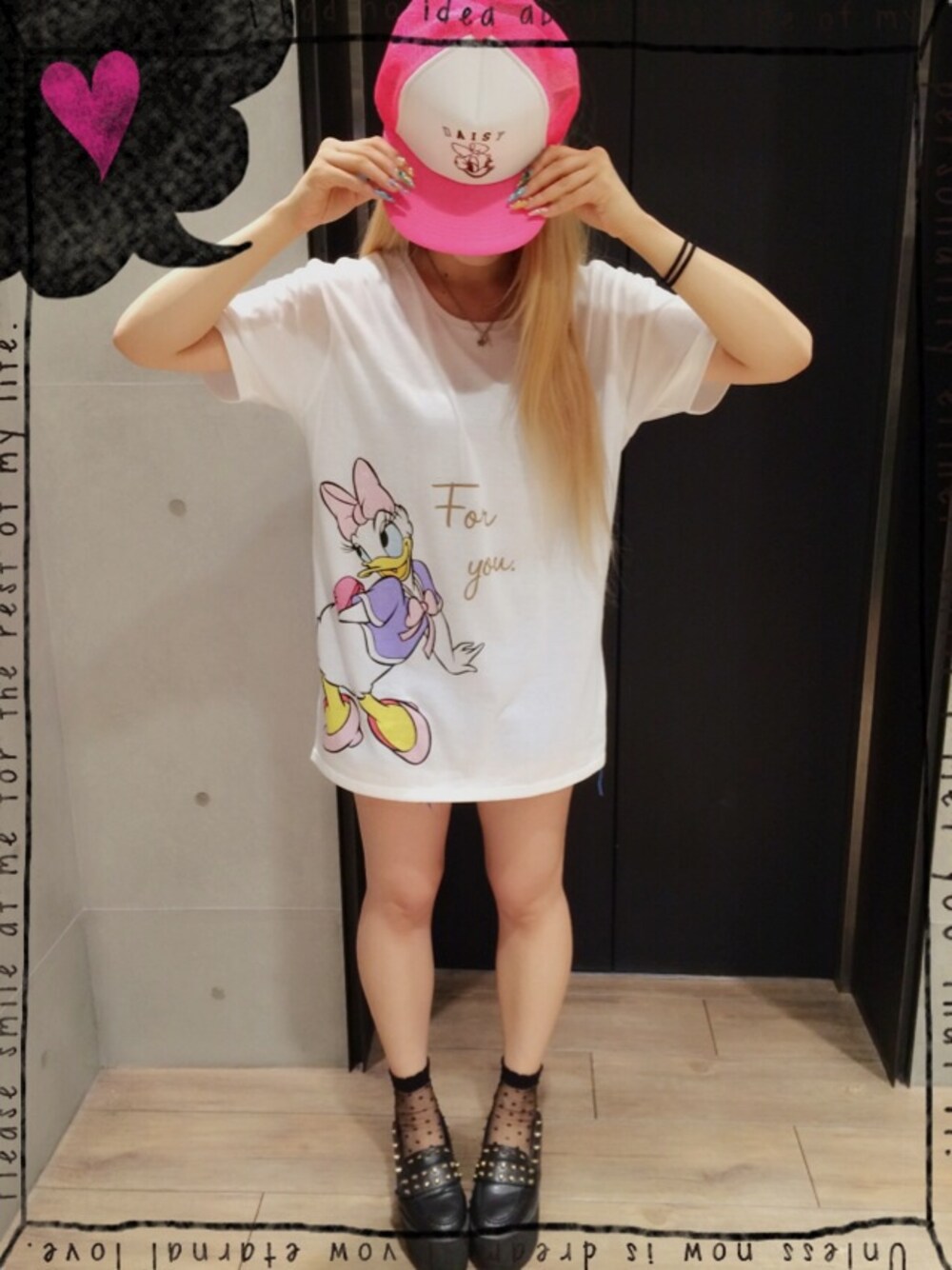 「デイジー、ディズニーコーデ、キャラT、Tシャツワンピース、パニカム」｜「パニカムのメロメロデイジーTシャツ（Tシャツ/カットソー、ホワイト系）」を使った、もぇこ＊さん（レディース・157cm）の春コーディネートの1枚目の写真