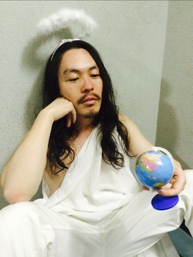「アイテム（セットアップ、ホワイト系）」を使った、小西武蔵 吉本新喜劇さん（メンズ・172cm）の夏コーディネート