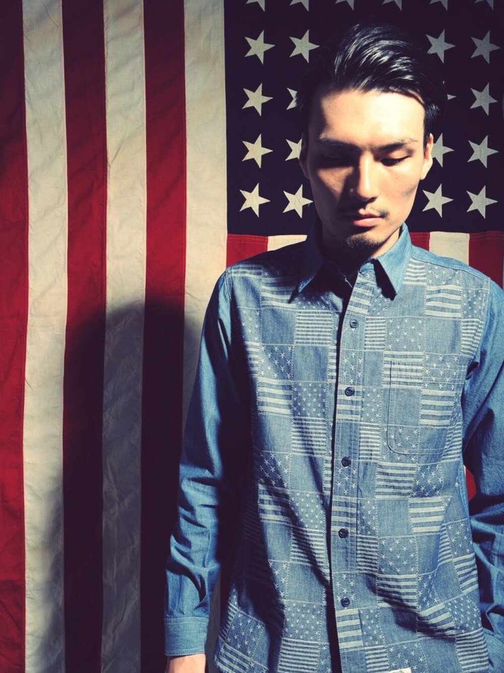 「denim、converse、blue、Taiwan、FUCT、FUCT SSDD、USA、America、kaohsiung、 undergarden」｜「fuctのFUCT SSDD THE STARS AND STRIPES CHAMBREY SHIRT （シャツ/ブラウス、ブルー系）」を使った、陳星申易さん（メンズ・179cm）の春コーディネートの1枚目の写真
