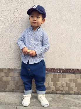 「白いスニーカー」｜「アイテム（キャップ）」を使った、Taigaboyさん（キッズ・90cm）の秋コーディネート