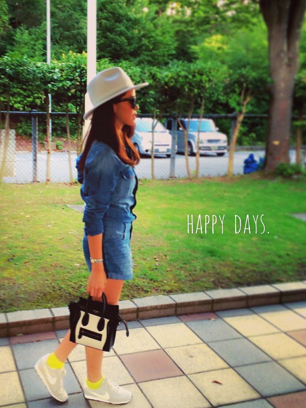 「ハット、アーバンリサーチ、URBAN RESEARCH、FOREVER 21、denim、デニム、ナイキ、NIKE、CELINE」｜「FOREVER 21のアイテム（つなぎ/オールインワン、ブルー系）」を使った、さちおさん（レディース・162cm）の夏コーディネートの1枚目の写真