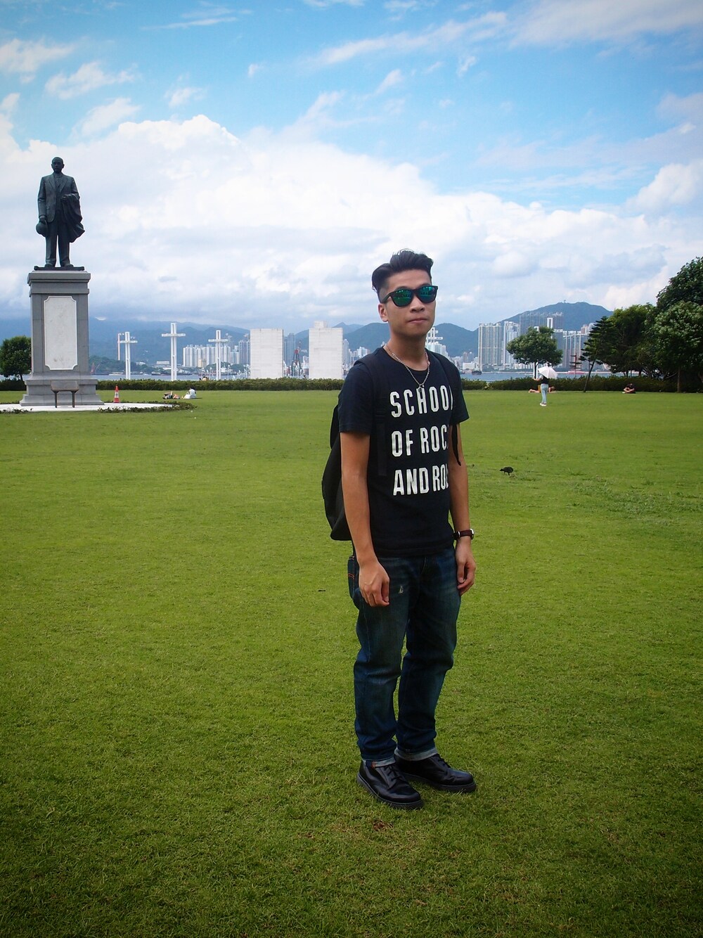 「Levi'sのLevis denim pant（デニムパンツ、ブルー系）」を使った、FKWさん（メンズ・168cm）の夏コーディネートの1枚目の写真