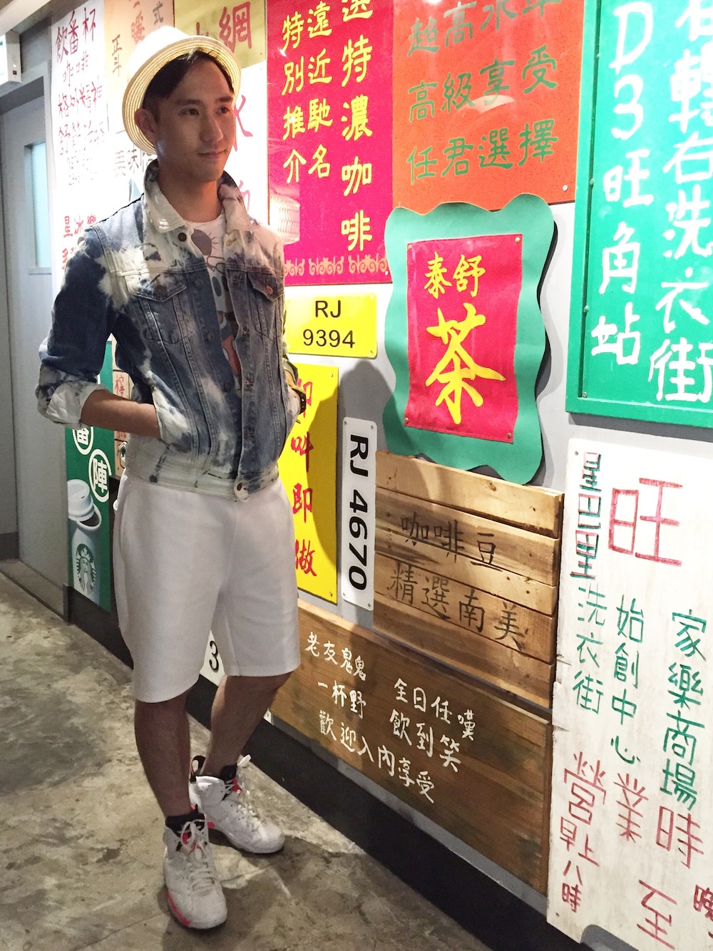 「TOPMAN、casual、spring、denim、hat」｜「TOPMANのアイテム（ハット、ホワイト系）」を使った、Jeffreyさん（メンズ・178cm）の春コーディネートの1枚目の写真