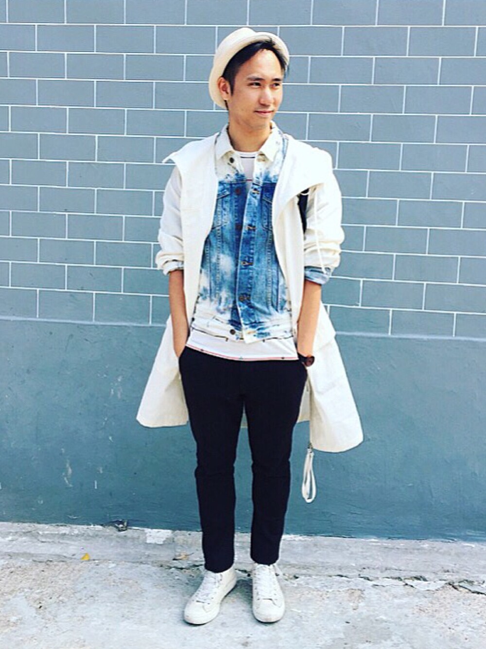 「holiday、spring、H&M、TOPMAN、fashion、STYLE、ootd」｜「H&Mのアイテム（カバーオール、ベージュ系）」を使った、Jeffreyさん（メンズ・178cm）の春コーディネートの1枚目の写真