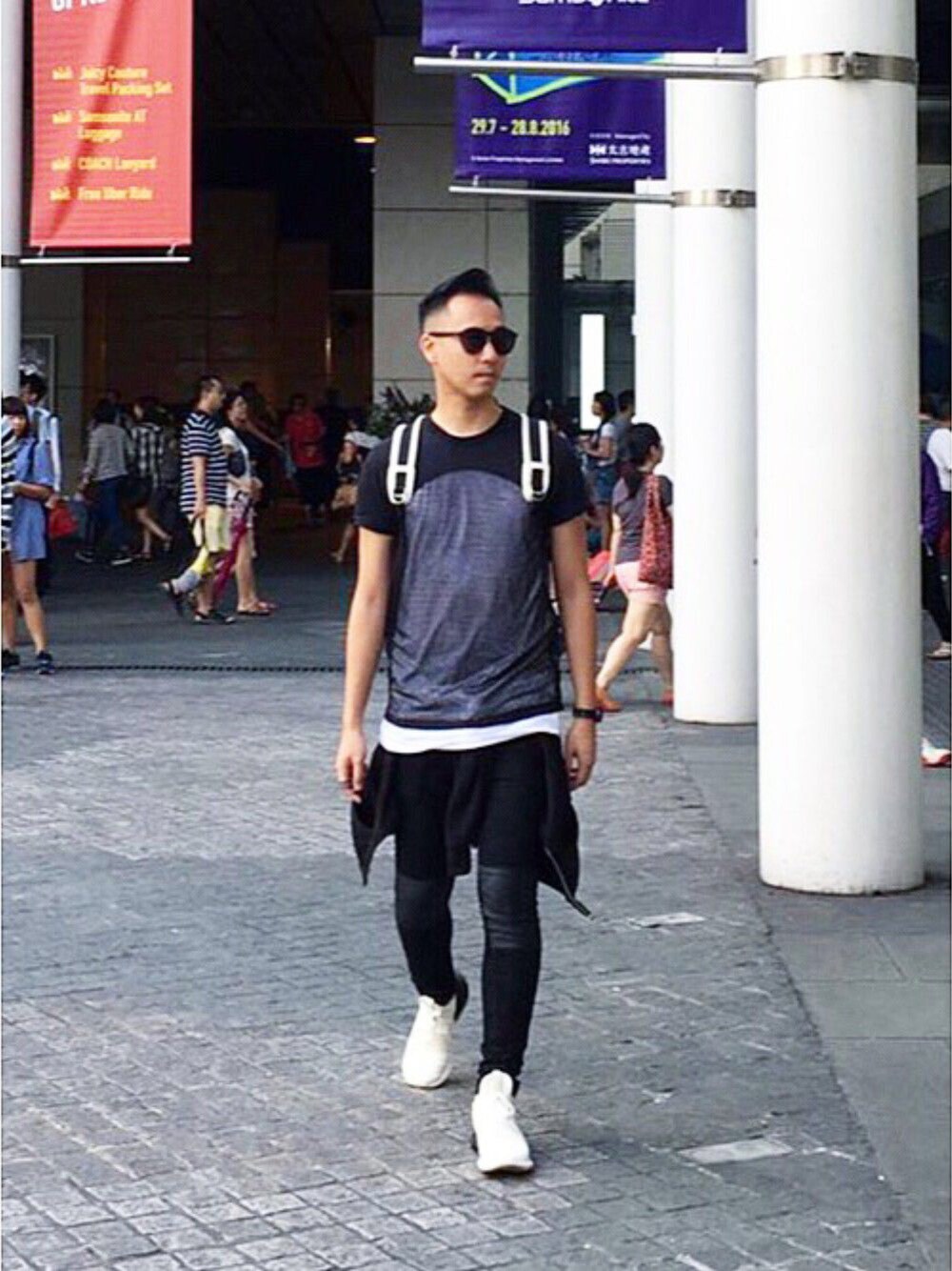 「fashion、styling、STYLE、NIKE、nikextisci、summer、cool、black and white、ootd」｜「Nike x Riccardo Tisciのアイテム（Tシャツ/カットソー、ブラック系）」を使った、Jeffreyさん（メンズ・182cm）の夏コーディネートの1枚目の写真