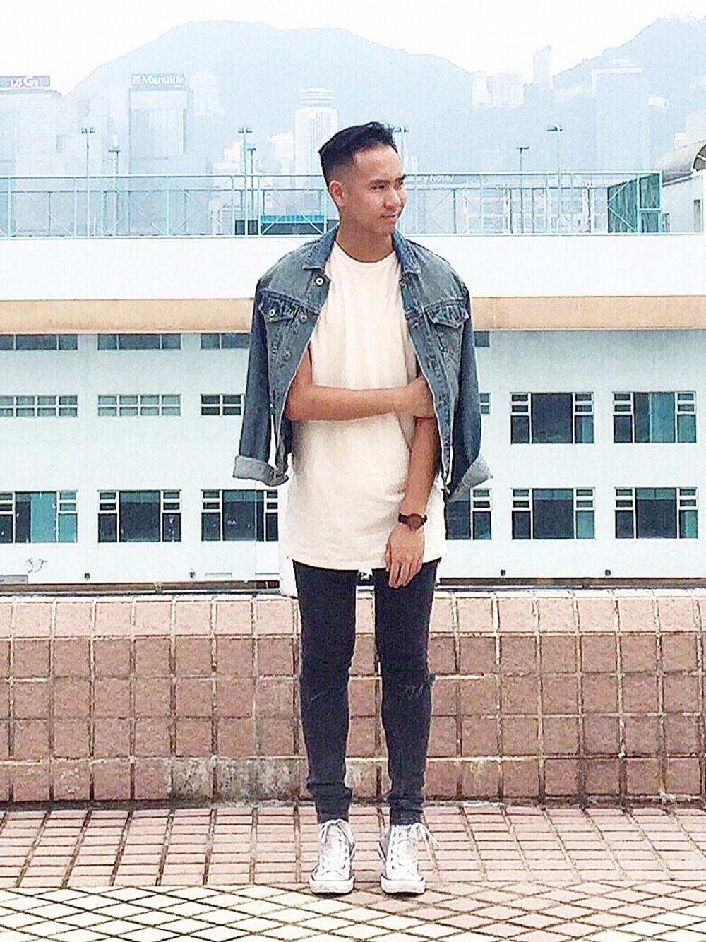 「fashion、STYLE、styling、ootd、lookbook、casual、TOPMAN、denim」｜「TOPMANのアイテム（デニムジャケット、ブルー系）」を使った、Jeffreyさん（メンズ・182cm）の秋コーディネートの1枚目の写真