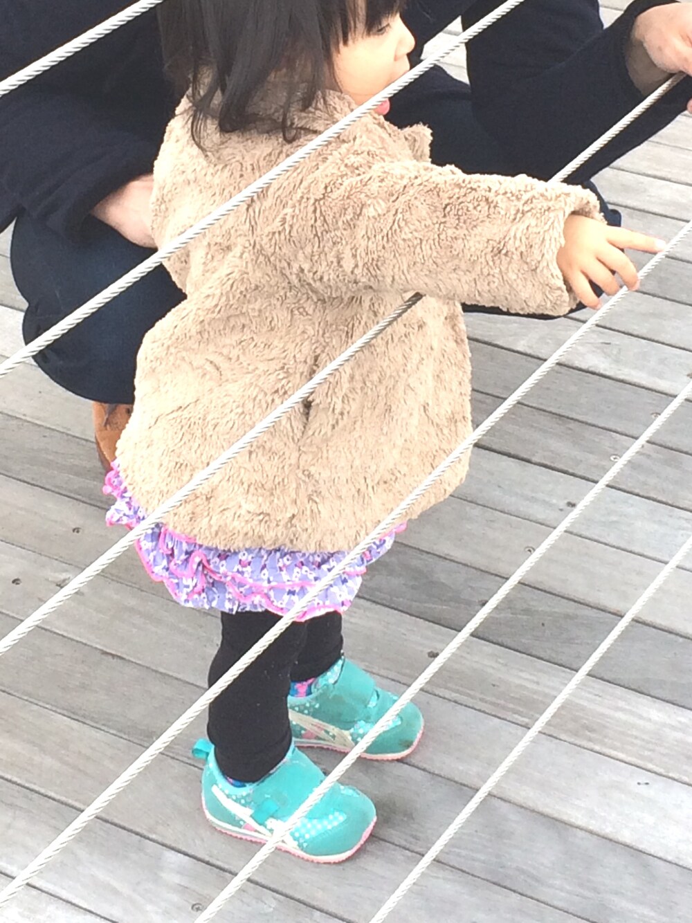 「kids」｜「fafaのアイテム（その他パンツ、パープル系）」を使った、mayukichiさん（キッズ・80cm）の秋コーディネートの1枚目の写真