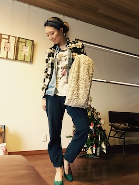 「シャツオンシャツ」｜「アイテム（Tシャツ/カットソー）」を使った、manaさん（レディース・164cm）の秋コーディネート