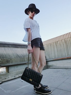 「PRADA（プラダ）のアイテム（シューズ）」を使った、U1of Styleさん（レディース・160cm）の秋コーディネート