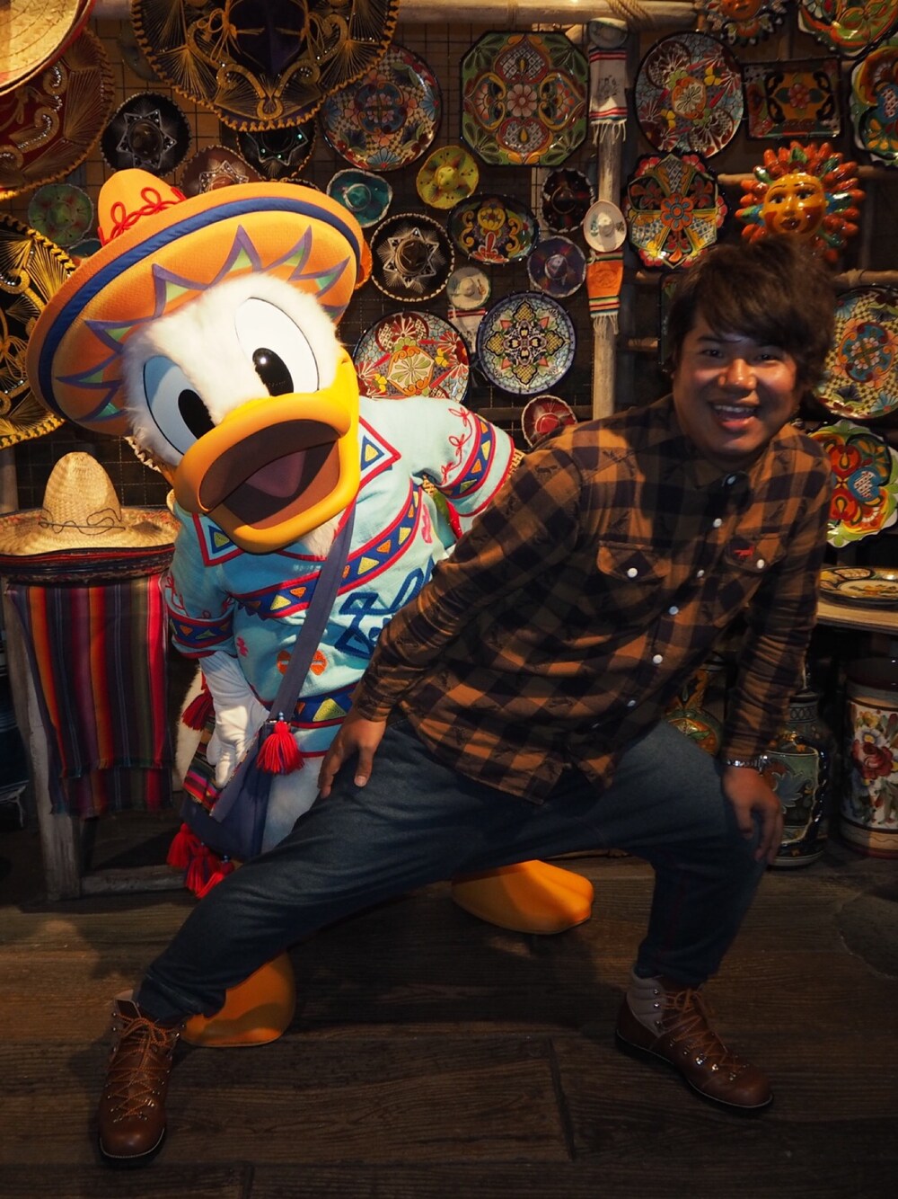 ブラウン系のシャツ/ブラウス、ブラウン系のブーツ、その他の浴衣を着用したメンズの冬コーディネートの1枚目の写真