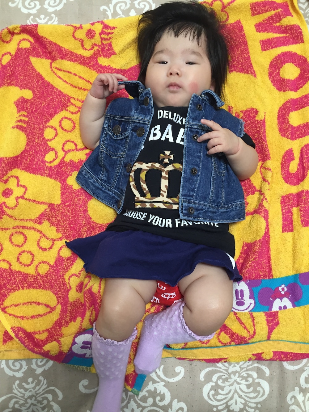 「おんなのこ、GAP、ボーイッシュコーデ、スギちゃんじゃないよ、デニムベスト、babygap、BABYDOLL、ドラフトGAP」｜「babyGAPのアイテム（デニムジャケット、ブルー系）」を使った、Yunonさん（キッズ・60cm）の夏コーディネートの1枚目の写真