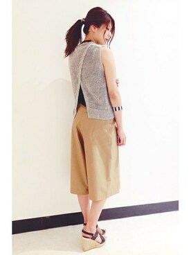 「ノースリーブニット」｜岡田さん（レディース・162cm）の春コーディネート