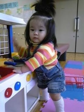 「つかまり立ち」｜「アイテム（オールインワン・サロペット）」を使った、Tomoさん（キッズ・80cm）の冬コーディネート