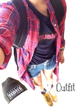 「アイテム（シャツワンピース、レッド系）」を使った、madderさん（レディース・161cm）の秋コーディネート