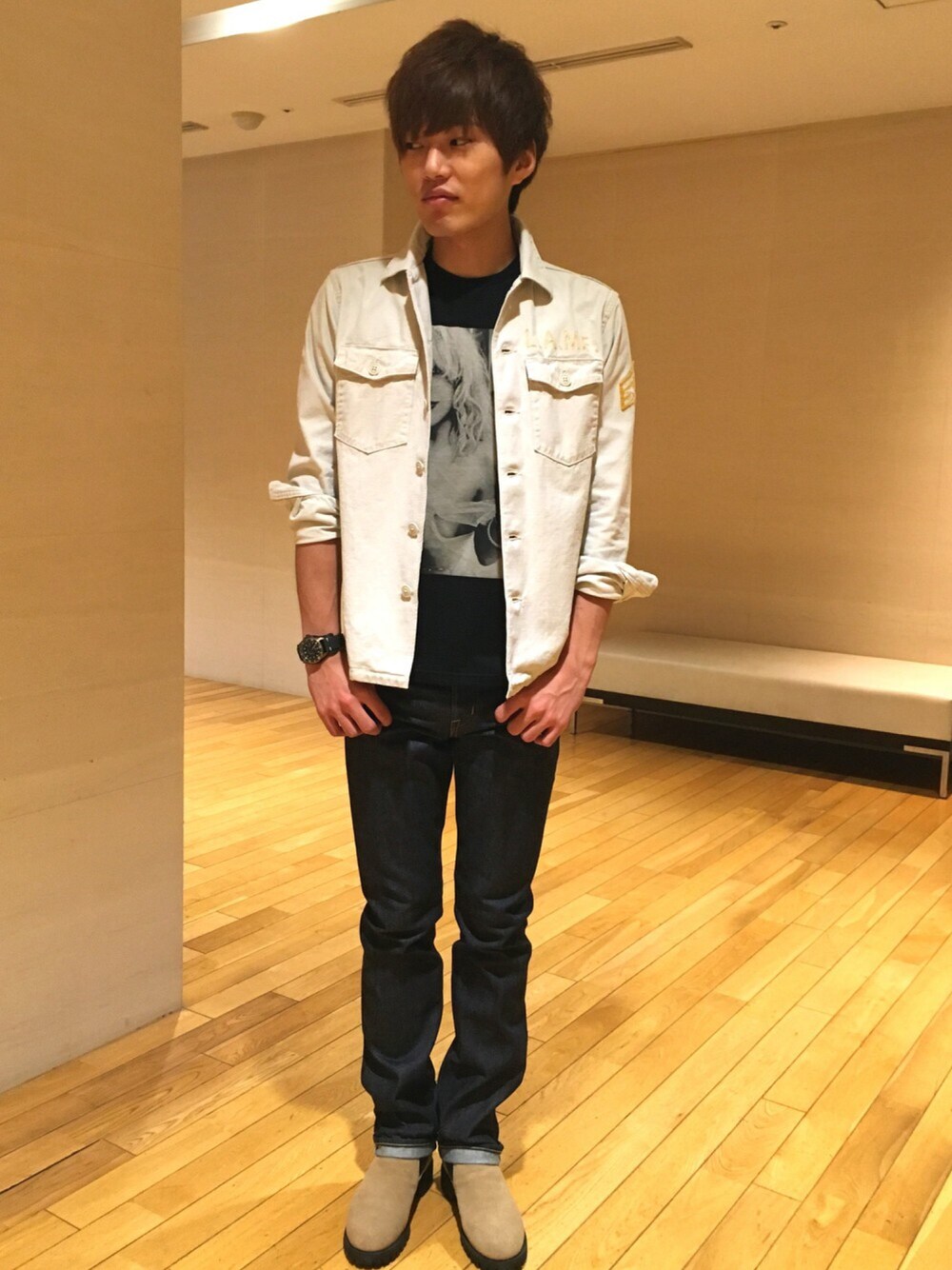 「Hysteric Glamour、ヒステリックグラマー、秋コーデ、オトナカジュアル、ブラック」｜「HYSTERIC GLAMOURのJT/JOHNNY FUCKIN THUNDERS刺繍 長袖ミリタリーSH（シャツ/ブラウス、ベージュ系）」を使った、chibaaaaaさん（メンズ・178cm）の夏コーディネートの1枚目の写真