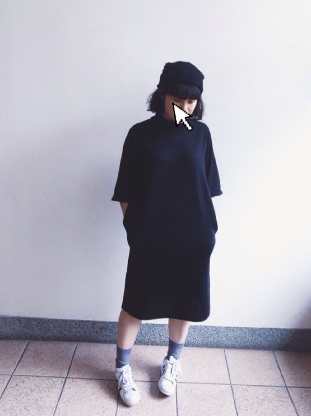 「Taiwan、girl、black、white、grey、adidas、UNIQLO、ootd」｜「UNIQLOのアイテム（ニットキャップ/ビーニー、ブラック系）」を使った、VVVさん（レディース・157cm）の春コーディネートの1枚目の写真