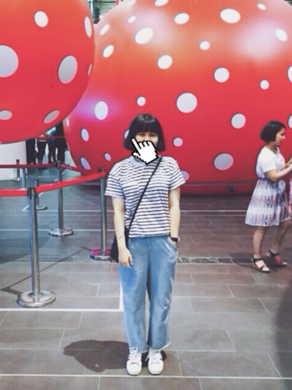 「Taiwan、girl、stripe、black、white、blue、denim、ootd、casual」｜「Lulusのアイテム（Tシャツ/カットソー、ホワイト系）」を使った、VVVさん（レディース・157cm）の秋コーディネートの1枚目の写真