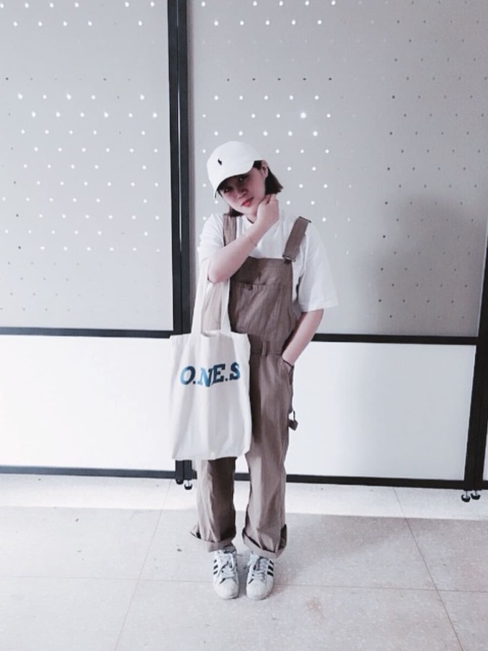 「Taiwan、girl、casual、ootd、white、hat、BAG、adidas、Polo Ralph Lauren、夏」｜「POLO RALPH LAURENのアイテム（キャップ、ホワイト系）」を使った、VVVさん（レディース・157cm）の春コーディネートの1枚目の写真