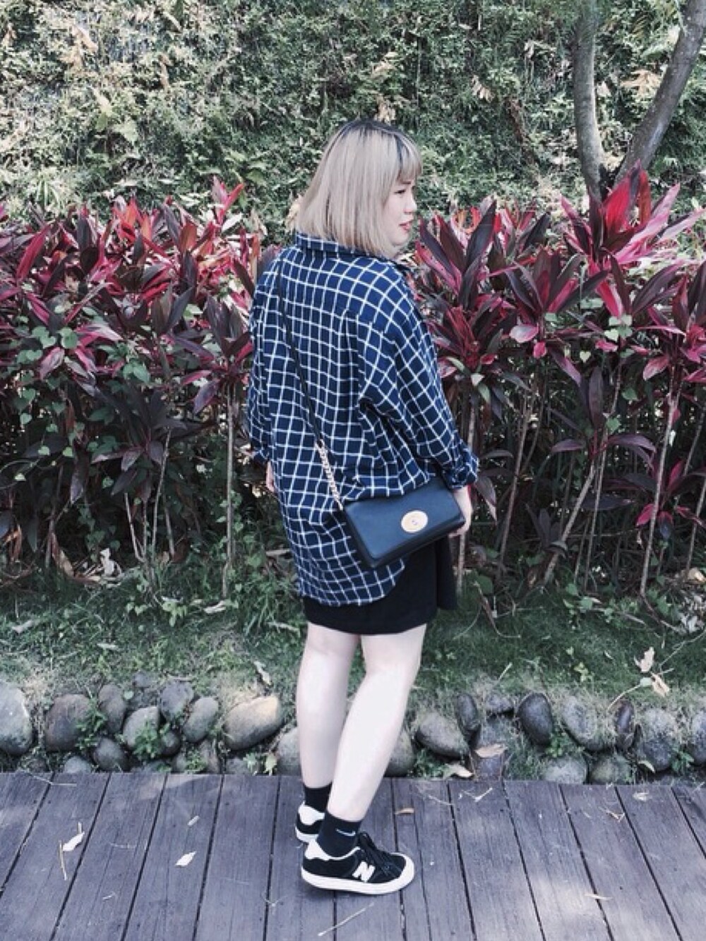 「Taiwan、girl、ootd、casual、blue、black、New Balance、夏、white、sneakers」｜「DAKSのアイテム（シャツ/ブラウス、ブルー系）」を使った、VVVさん（レディース・157cm）の夏コーディネートの1枚目の写真