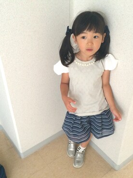 「nino（ニノ）のアイテム（Tシャツ/カットソー、グレー系）」を使った、hitomiさん（キッズ・137cm）の夏コーディネート