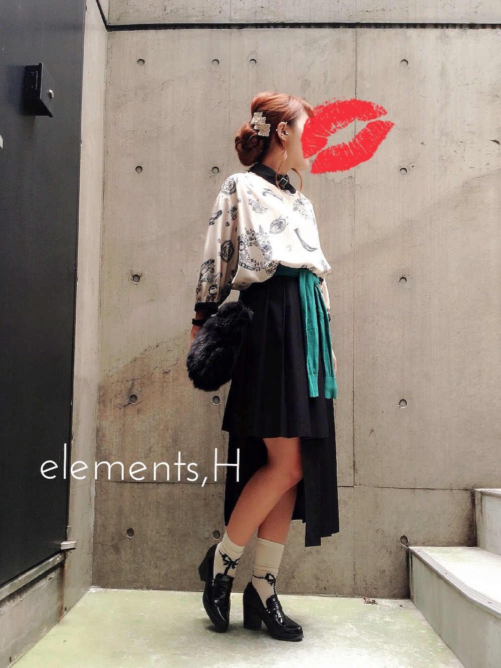 「緑のカーディガン、ミモレ丈スカート、プリーツスカート、オーバーサイズ、ヘアアレンジ、エレメンツアッシュ、elements,H」｜「elements,HのANTIQUE MOTIFブラウス（シャツ/ブラウス、ベージュ系）」を使った、Mitsubaさん（レディース・160cm）の秋コーディネートの1枚目の写真