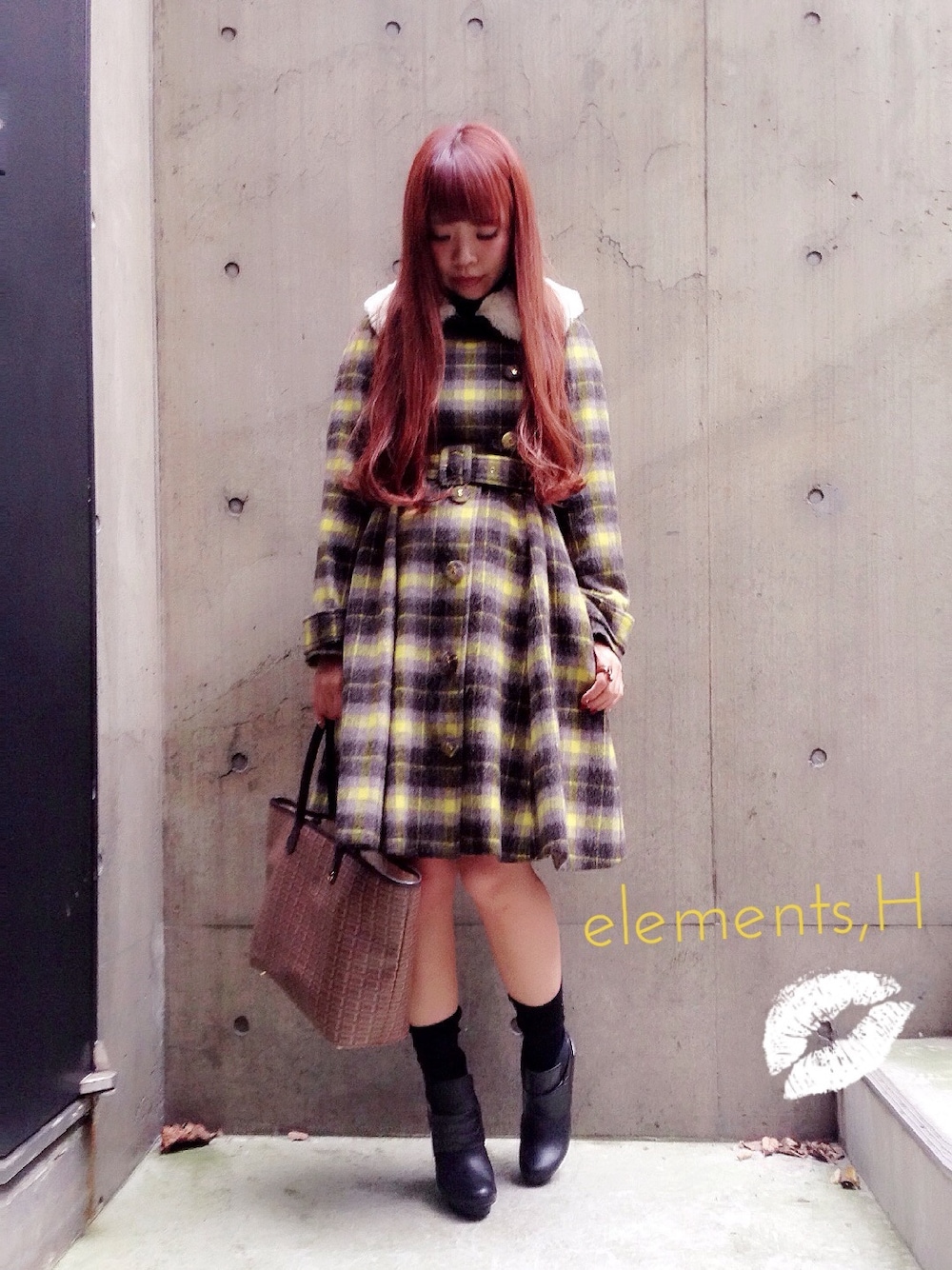 「チェックコート、ファー、ブーティ、タータンチェック、エレメンツアッシュ、elements,H」｜「elements,Hのチェックベルトフレアコート（その他アウター、イエロー系）」を使った、Mitsubaさん（レディース・160cm）の冬コーディネートの1枚目の写真