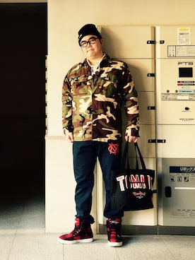 「TOMMY（トミー）のアイテム（ジャケット/アウター）」を使った、JUNØ  D'Marzioさん（メンズ・174cm）の冬コーディネート