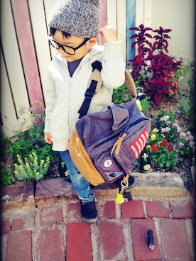 「H&M（エイチ・アンド・エム）のアイテム（パーカー、グレー系）」を使った、ERENさん（キッズ・100cm）の秋コーディネート