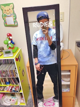 「タイダイ」｜「アイテム（財布/小物）」を使った、アナーキー田中さん（メンズ・171cm）の春コーディネート