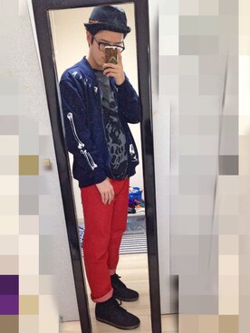 「アイテム（デニムパンツ、レッド系）」を使った、アナーキー田中さん（メンズ・171cm）の春コーディネート
