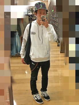 「ROLLING CRADLE（ローリングクレイドル）のアイテム（ハット）」を使った、アナーキー田中さん（メンズ・171cm）の冬コーディネート