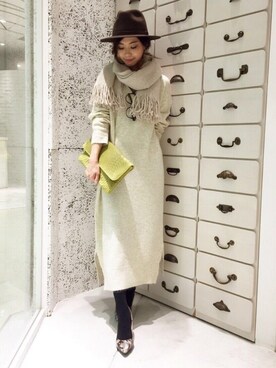 「アイテム（クラッチバッグ、イエロー系）」を使った、DouDou_STAFFさん（レディース・166cm）の冬コーディネート