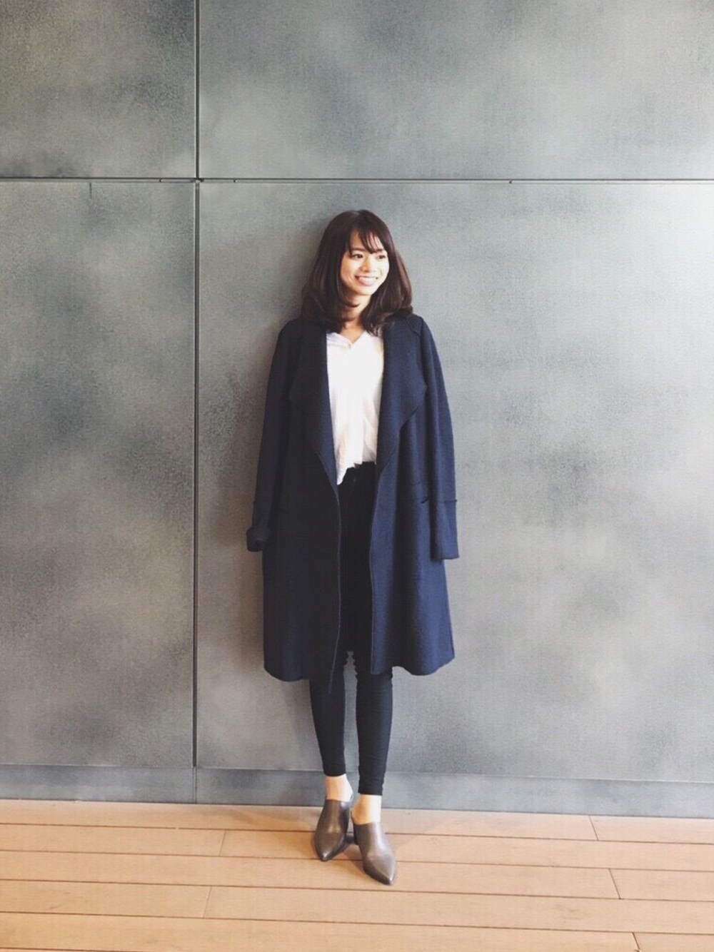 「リンクコーデ、ママコーデ、ママファッション、ネイビー、シャツスタイル、キレイめ、きれいめコーディネート、ZARA、STUNNING LURE」｜「ZARAのアイテム（ステンカラーコート、ブルー系）」を使った、mamapさん（レディース・163cm）の秋コーディネートの1枚目の写真