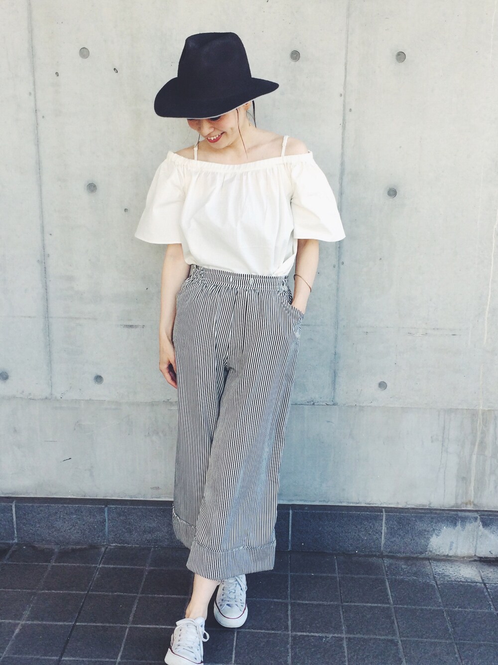 「MILKFED.、RBS、ZARA、シンプル、オフショル」｜「MILKFED.のアイテム（シャツ/ブラウス、ホワイト系）」を使った、下島麻子さん（レディース・159cm）の夏コーディネートの1枚目の写真