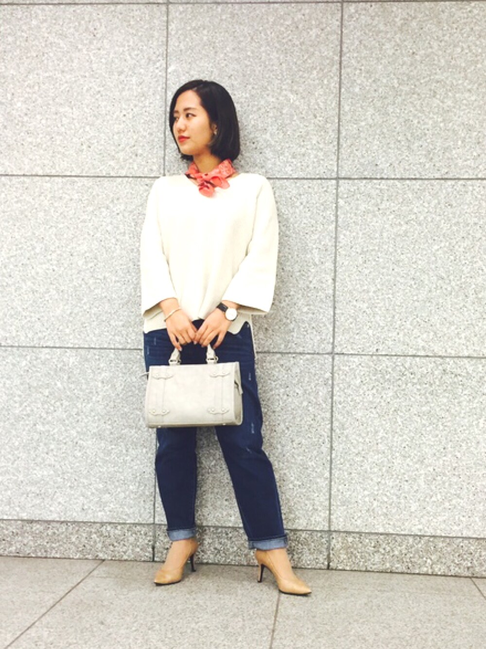「URBAN RESEARCH、urban research sonny label、Daniel Wellington、IVORY、denim、staff、shopstaff」｜「URBAN RESEARCH Sonny Labelのアイテム（デニムパンツ、ブルー系）」を使った、SatokoNakaharaさん（レディース・158cm）の冬コーディネートの1枚目の写真