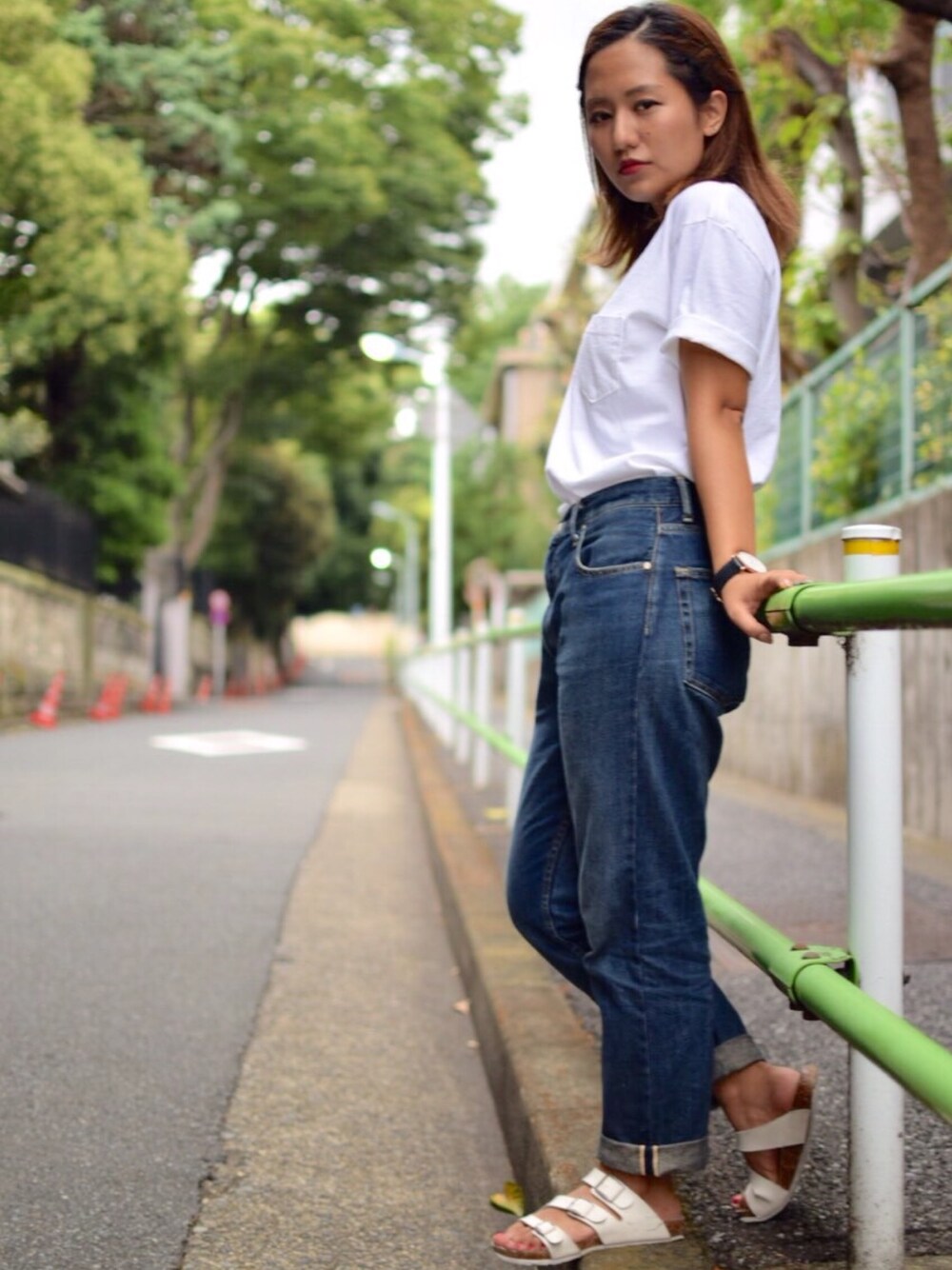 「カジュアルコーデ、夏コーデ、夏、denim、FREEMANS SPORTING CLUB、URBAN RESEARCH」｜「BLACK BY MOUSSYのアイテム（デニムパンツ、ブルー系）」を使った、SatokoNakaharaさん（レディース・158cm）の冬コーディネートの1枚目の写真