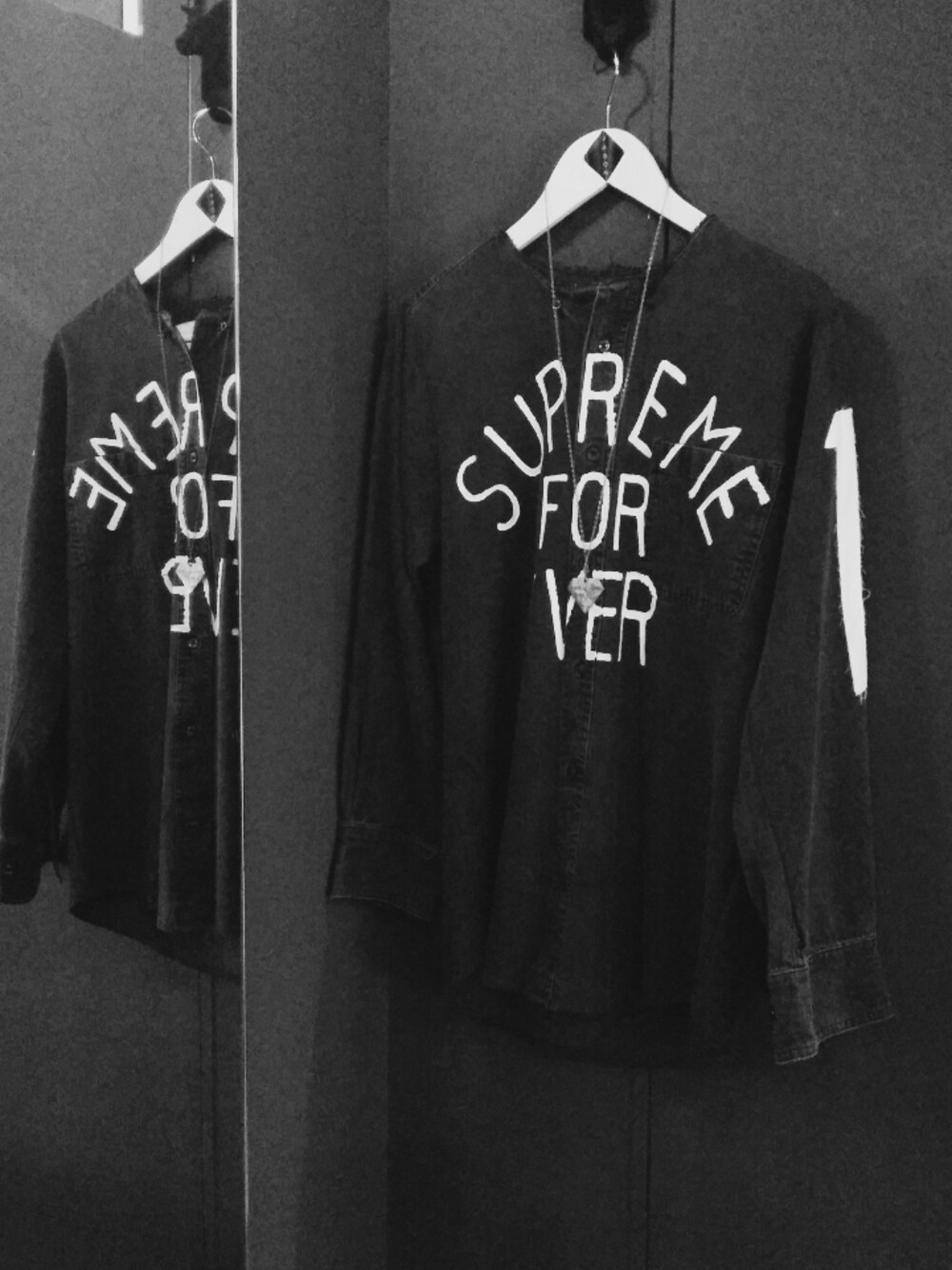 「＃シャツ、＃デニム、#MEN」｜「This is fake,i am not necklace（その他、シルバー系）」を使った、THREESIXFIVEさん（メンズ・165cm）の秋コーディネートの1枚目の写真