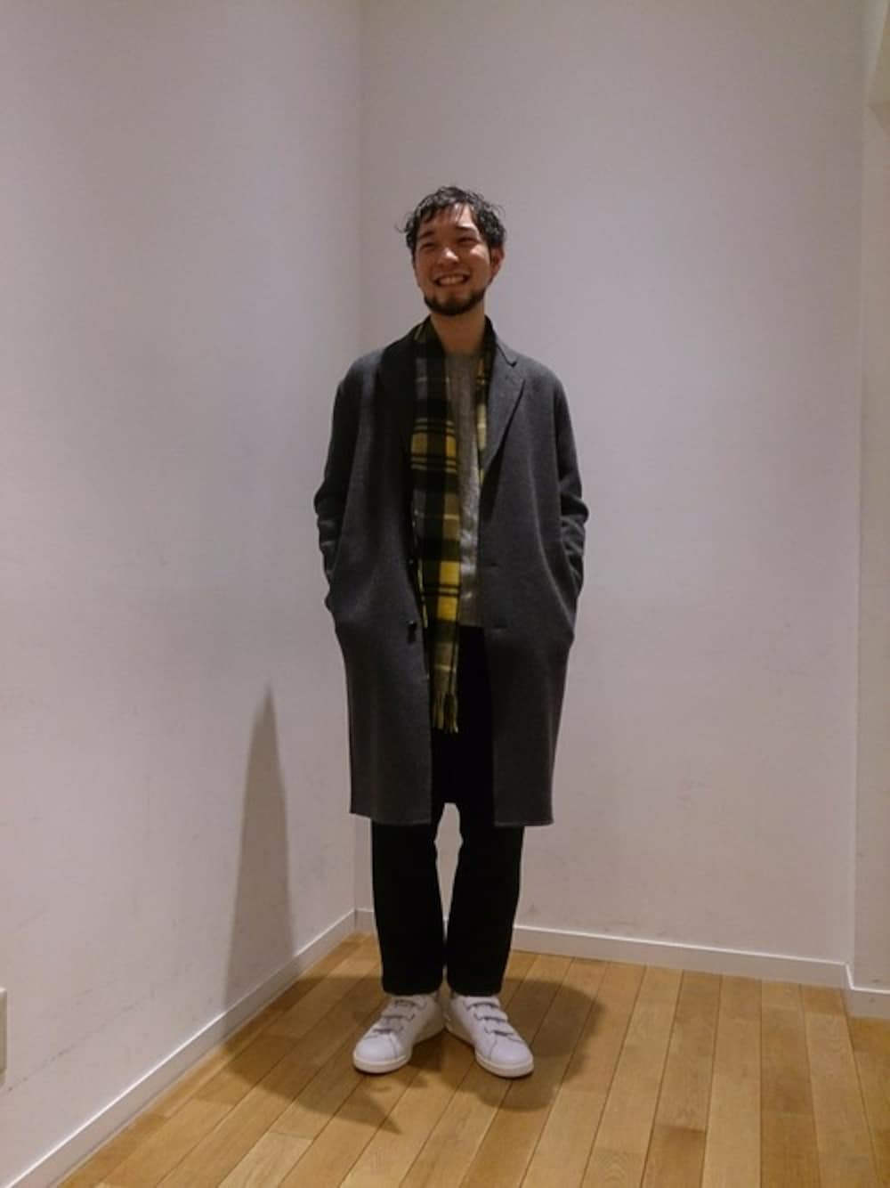 「adidas、orslow、stansmith、morris&sons、Chestercoat」｜「Bshopの【adidas】STAN　SMITH　CF　TF 　WH/GLD（スニーカー、ホワイト系）」を使った、hayashiさん（メンズ・173cm）の冬コーディネートの1枚目の写真