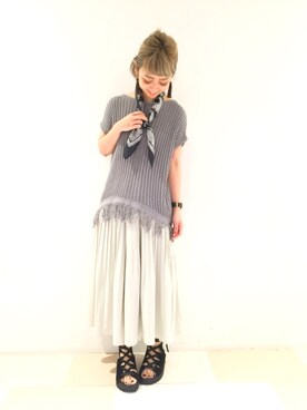 「HARE（ハレ）のアイテム（ストール/ショール）」を使った、HIROSE/HAREさん（レディース・157cm）の春コーディネート