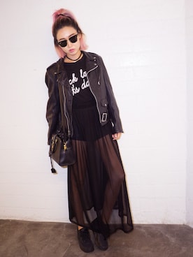 「黒Tシャツ」｜「アイテム（ライダースジャケット）」を使った、HarunaYokotaさん（レディース・160cm）の春コーディネート