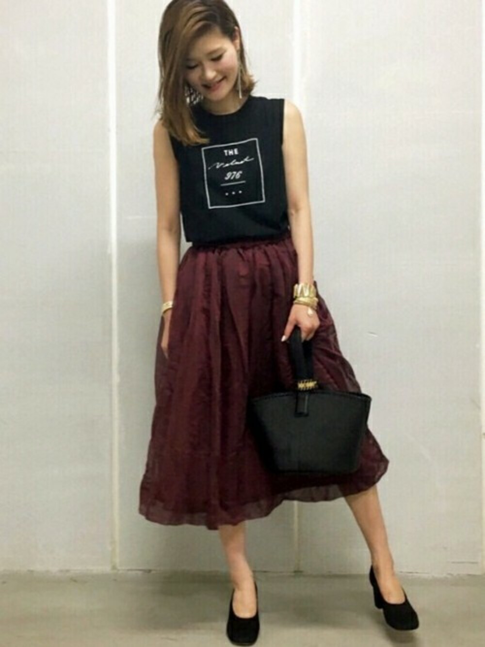 「ボルドー、ギャザースカート、秋コーデ、JOURNAL STANDARD L'ESSAGE」｜「journal standard L'essageのオーガンジーギャザースカート#（スカート、レッド系）」を使った、JOURNAL STANDARD LADY'S 心斎橋店　スタッフさん（レディース・168cm）の夏コーディネートの1枚目の写真