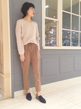 「リラックスパンツ」｜「アイテム（その他シューズ）」を使った、たなかさん（レディース・163cm）の秋コーディネート