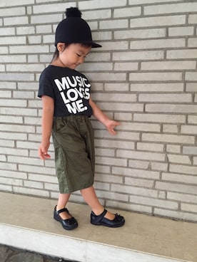 「abcd（ナシ）のアイテム（キャップ）」を使った、mikixhanaさん（キッズ・100cm）の秋コーディネート