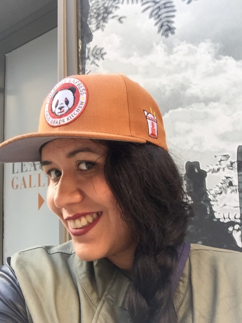 「redlip_teenvogue、streetstyle、panda、baseballcap」｜「field gradeのアイテム（キャップ、ベージュ系）」を使った、Chrisさん（レディース・157cm）の秋コーディネートの1枚目の写真