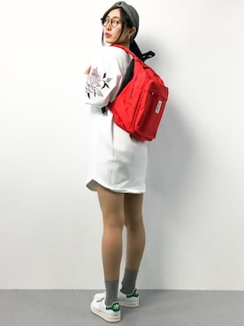 「BUBBLES（バブルス）のアイテム（スウェット）」を使った、矢野結衣さん（レディース・166cm）の春コーディネート